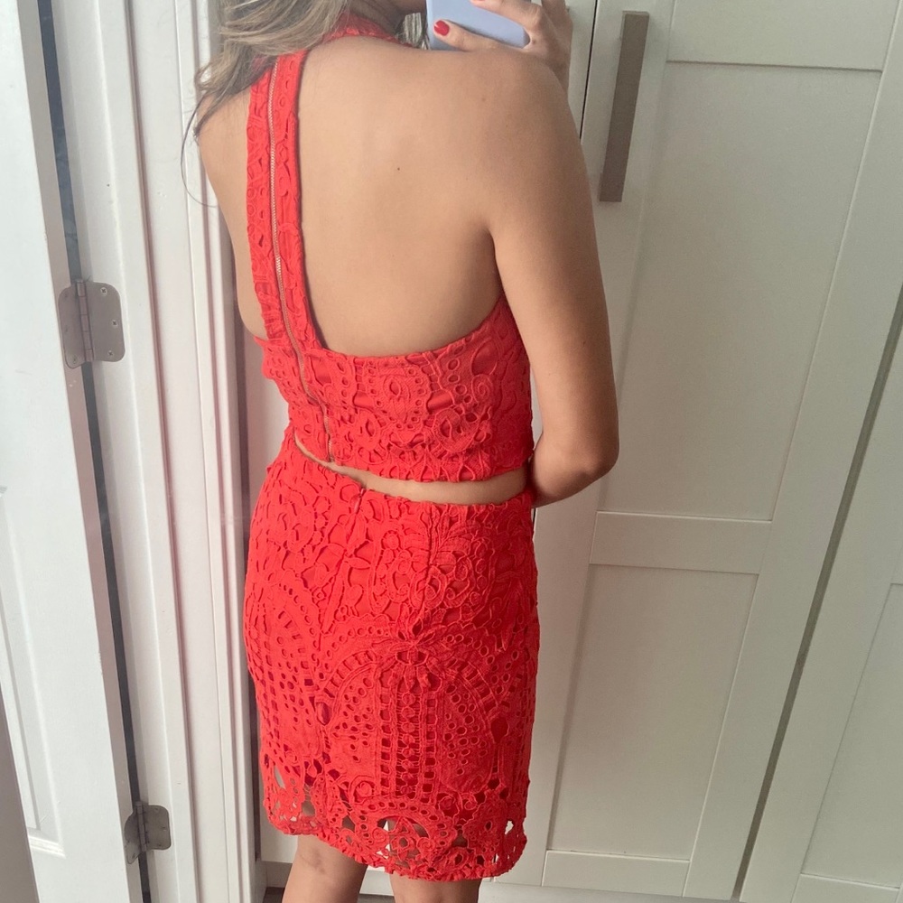 RED LACE SET - Picture 2 of 2
